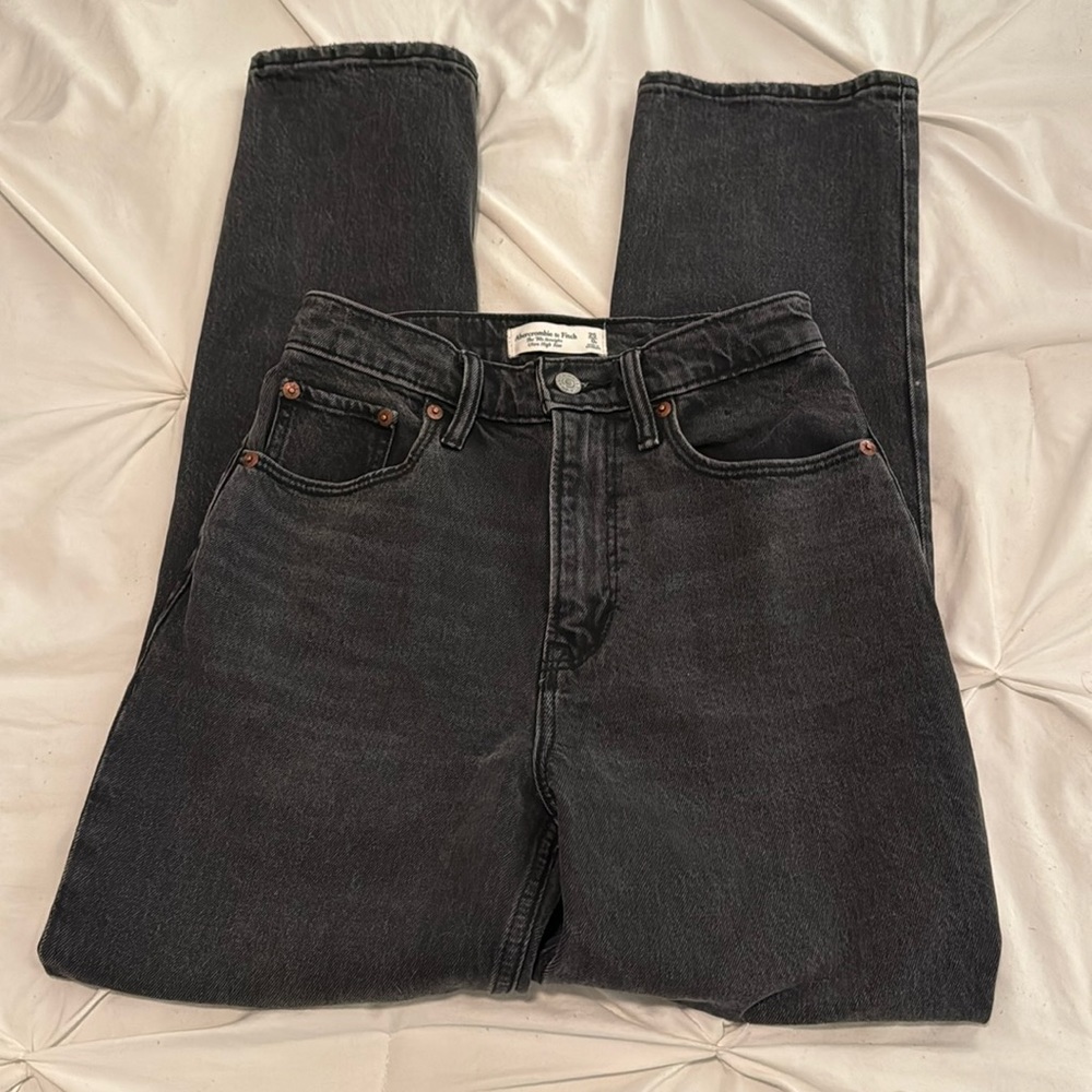 Abercrombie Curve Love 90s Straight Ultra High Rise Jean